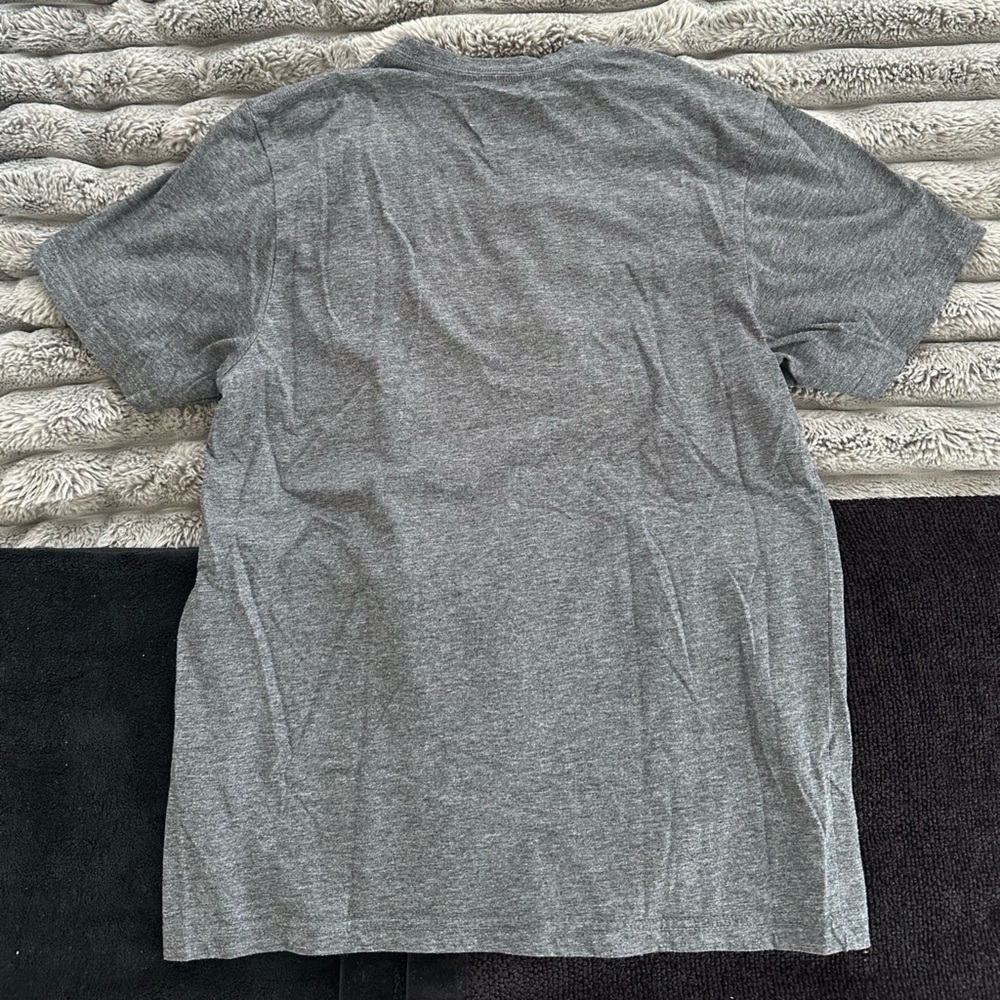 Bay Hill Grey T-Shirt - Picture 3 of 3